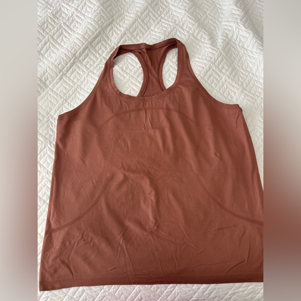Lululemon women’s swiftly tech racerback tank
